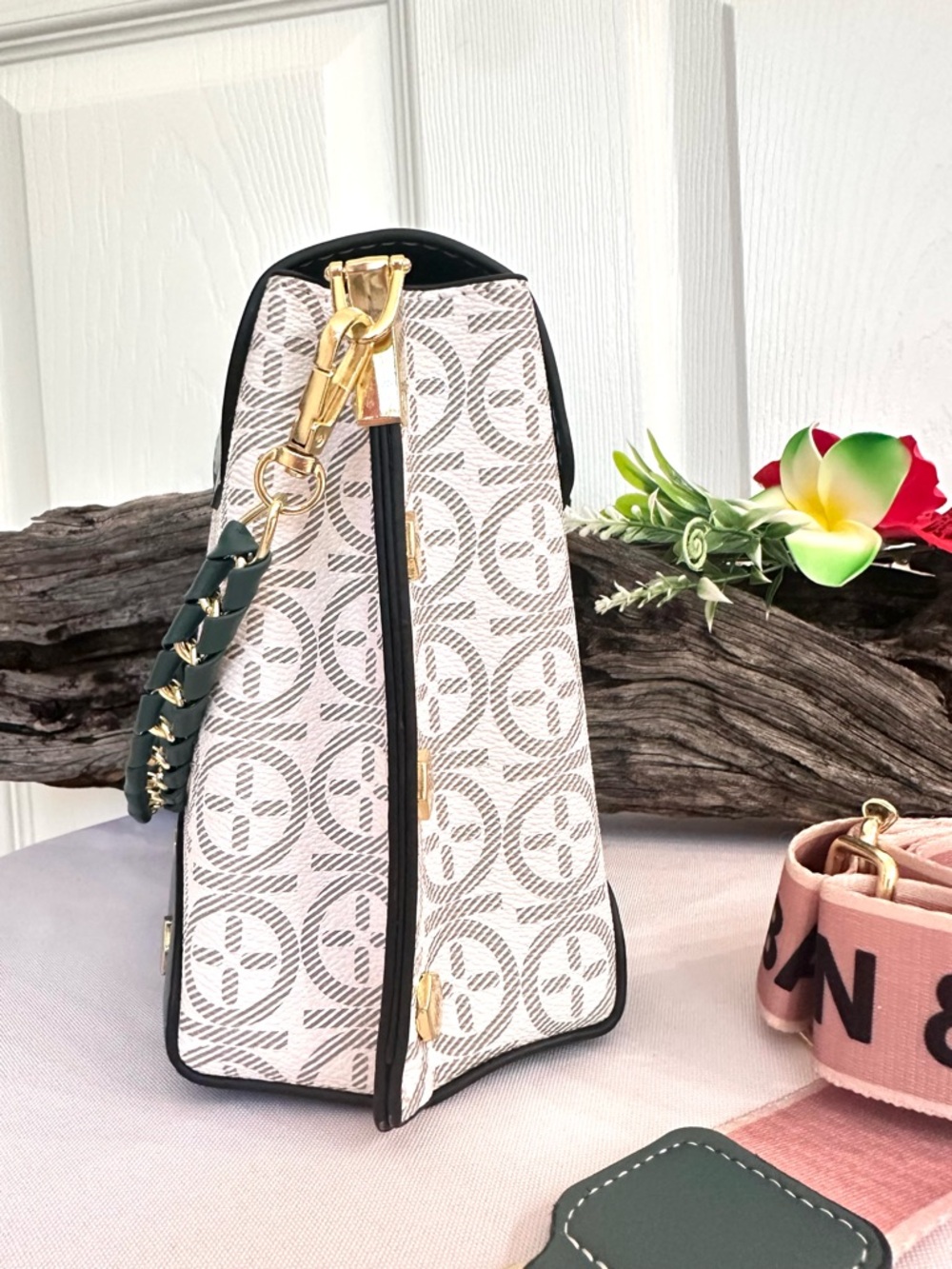 FASHION BAG ~ Green, Off White Pink Patterned Crossbody Bag w/Gold Chain Handle - Picture 5 of 14